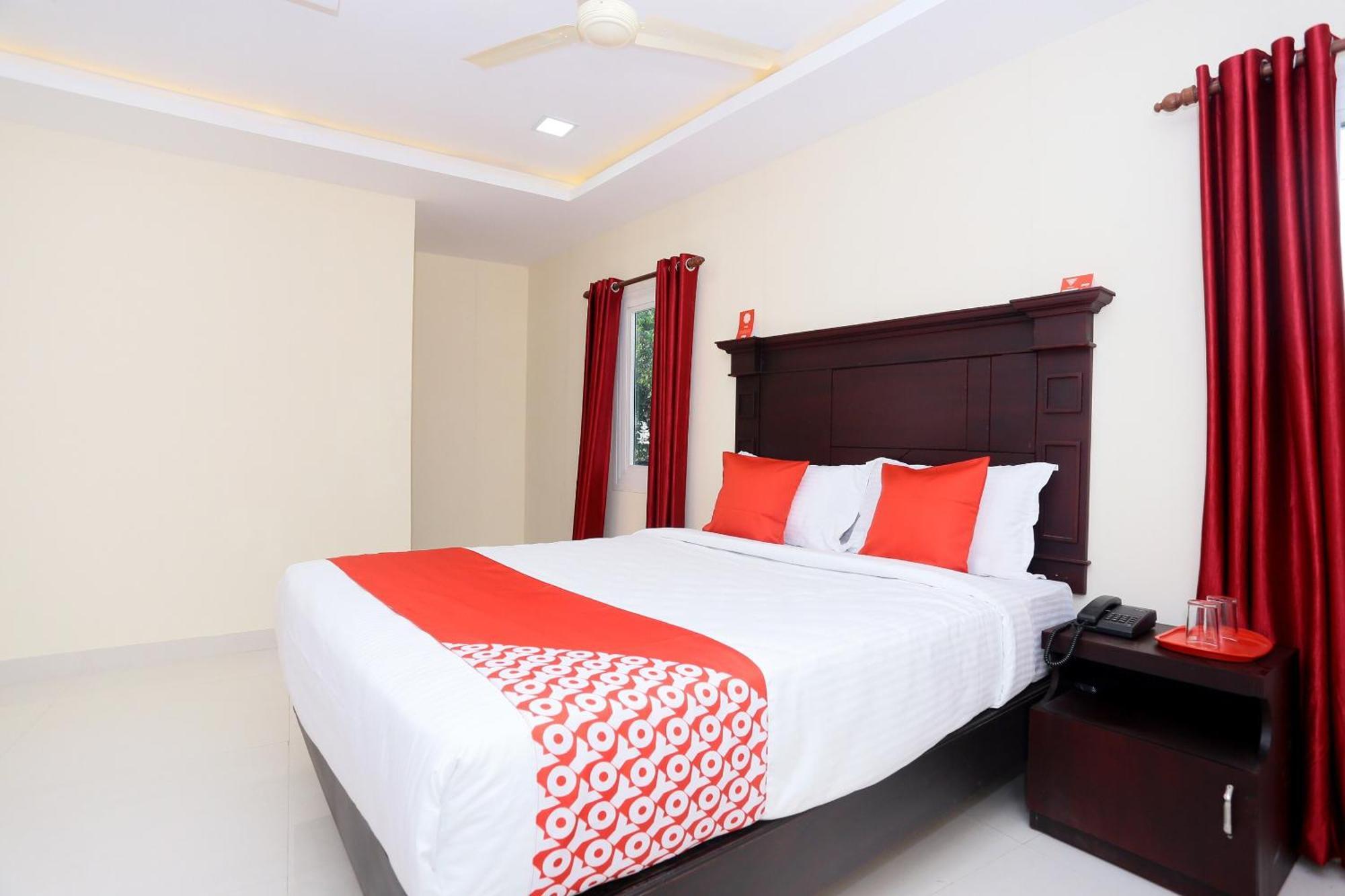 Hotel O Malabar Plaza Kochi Bagian luar foto
