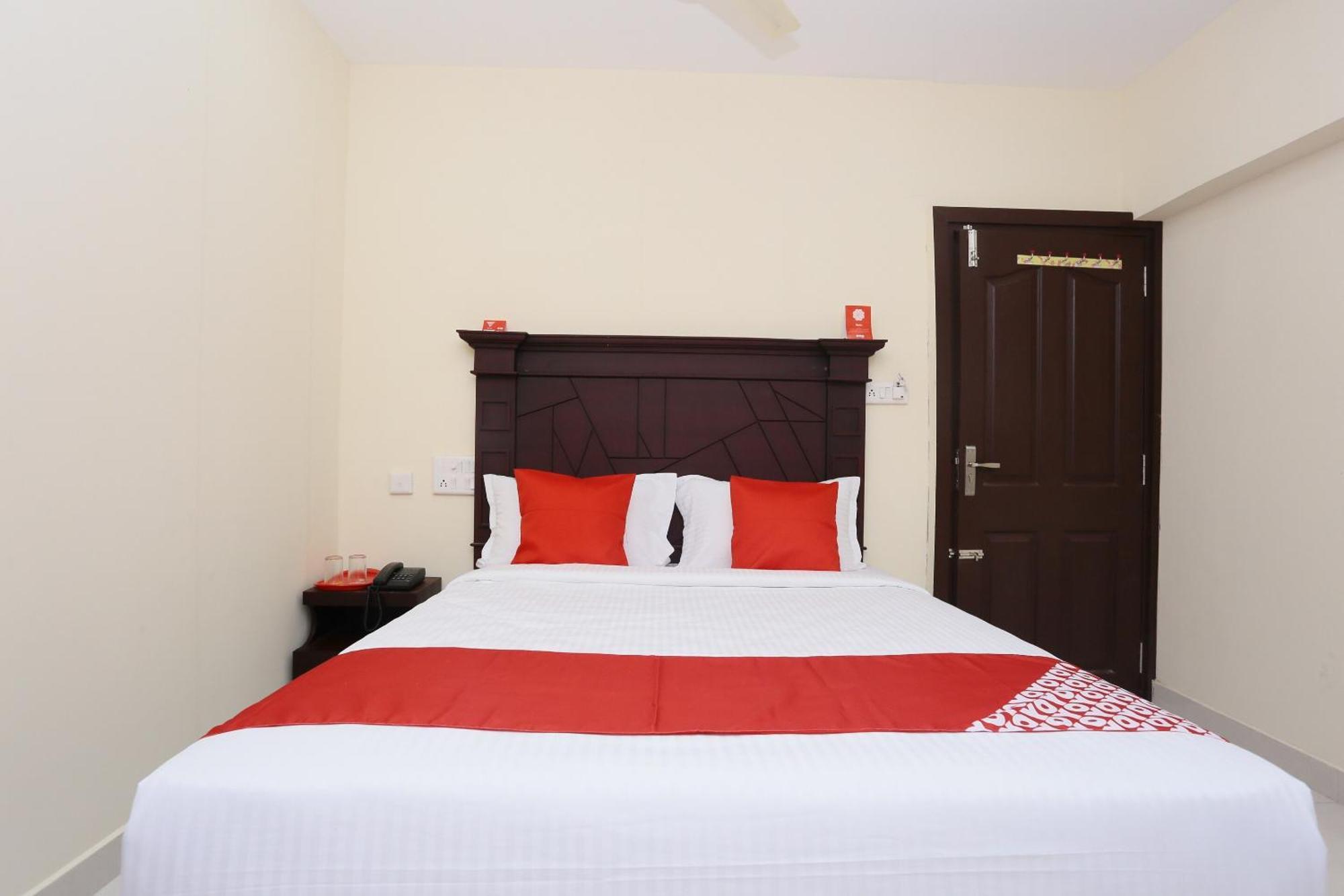 Hotel O Malabar Plaza Kochi Bagian luar foto
