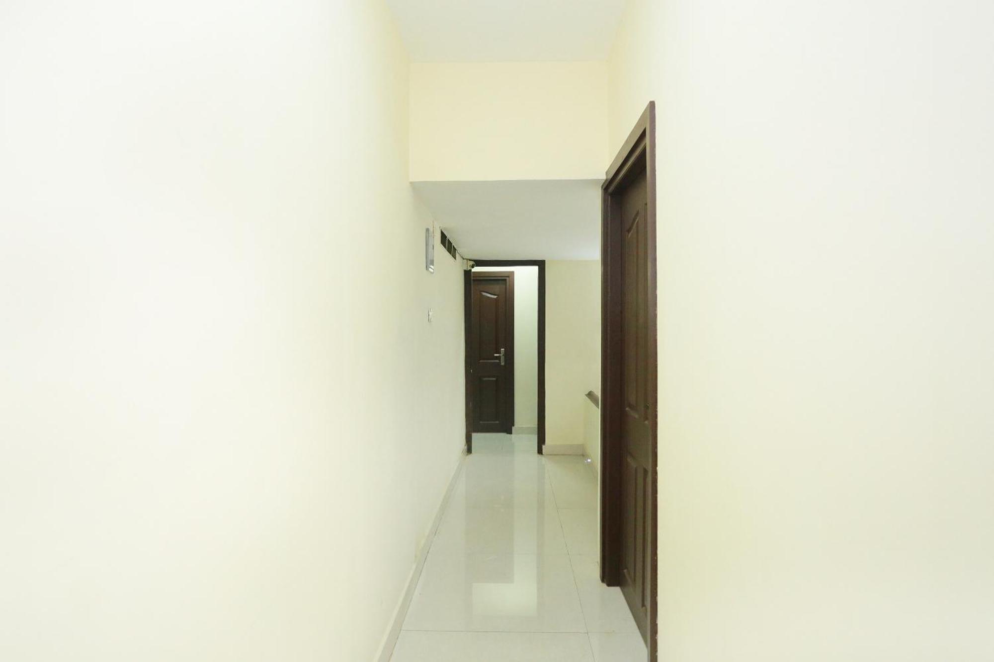 Hotel O Malabar Plaza Kochi Bagian luar foto