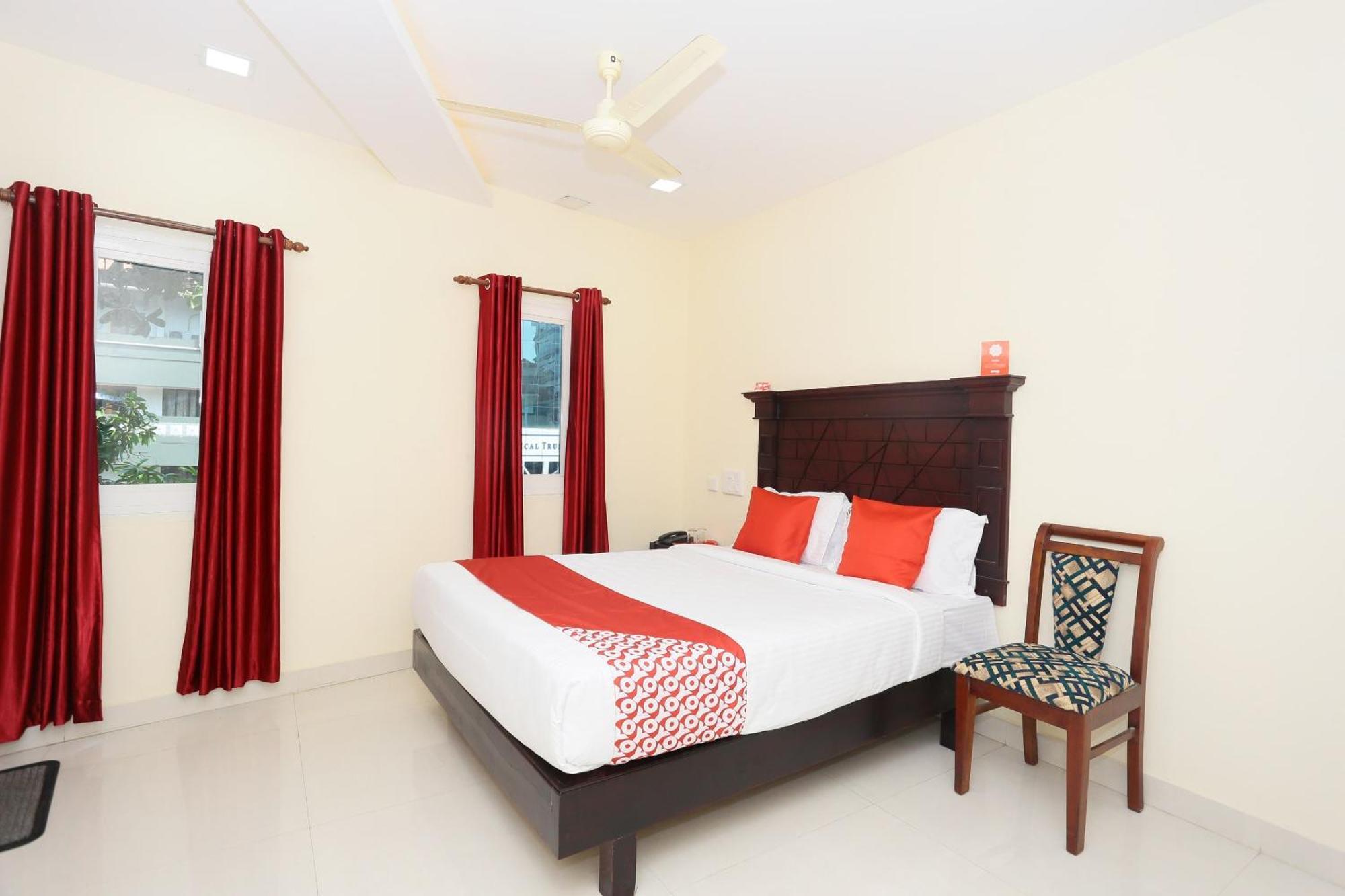 Hotel O Malabar Plaza Kochi Bagian luar foto