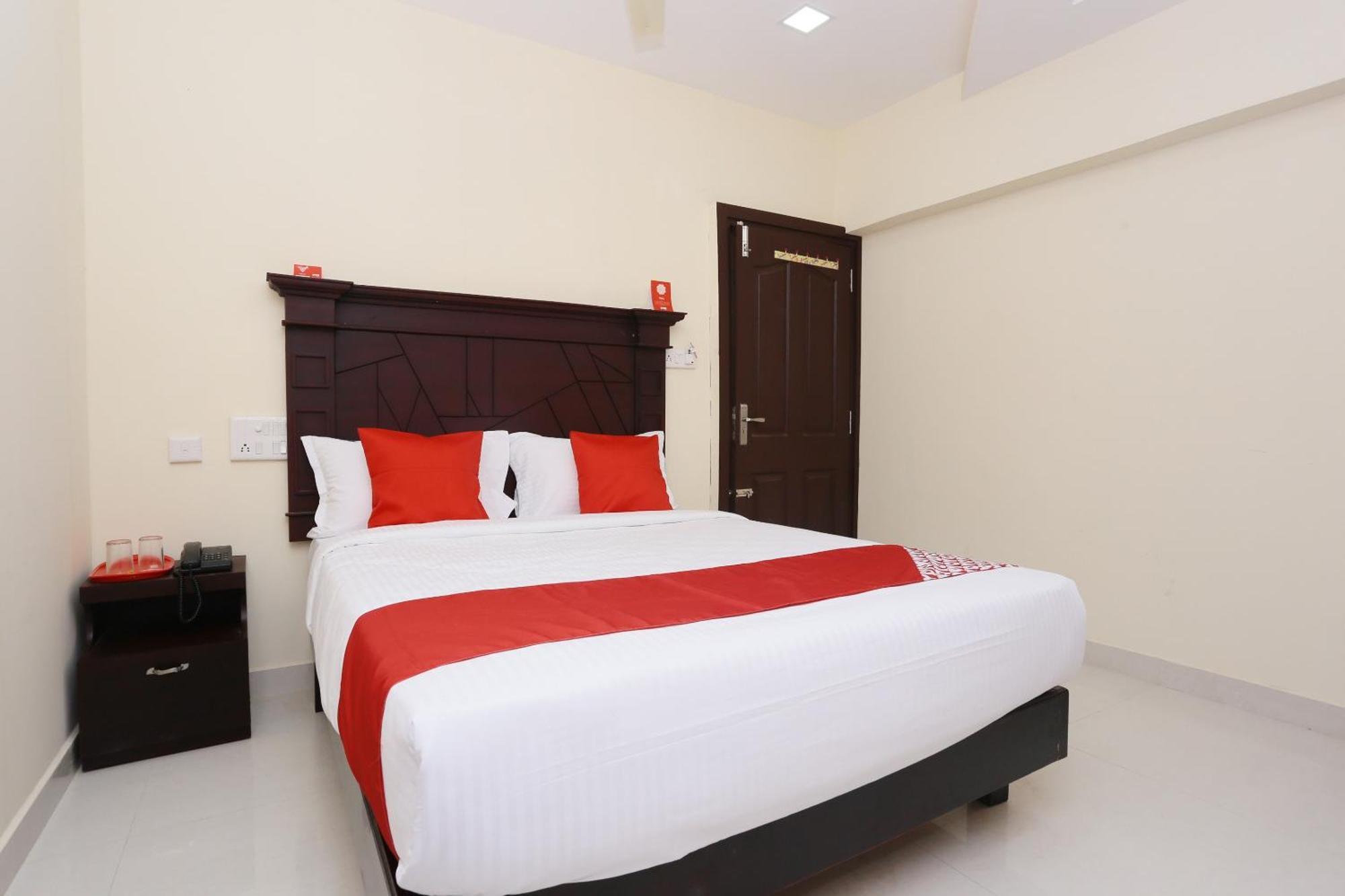 Hotel O Malabar Plaza Kochi Bagian luar foto