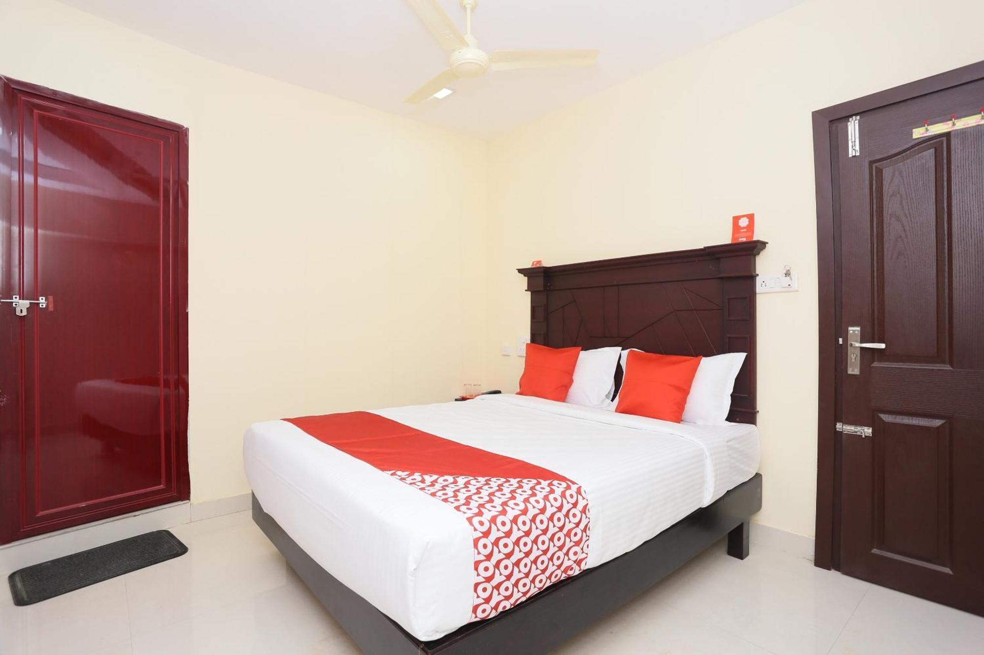 Hotel O Malabar Plaza Kochi Bagian luar foto